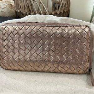 Bottega Veneta rose gold zippy wallet leather